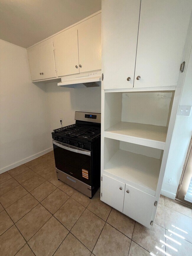 Building Photo - 21809 Lanark St