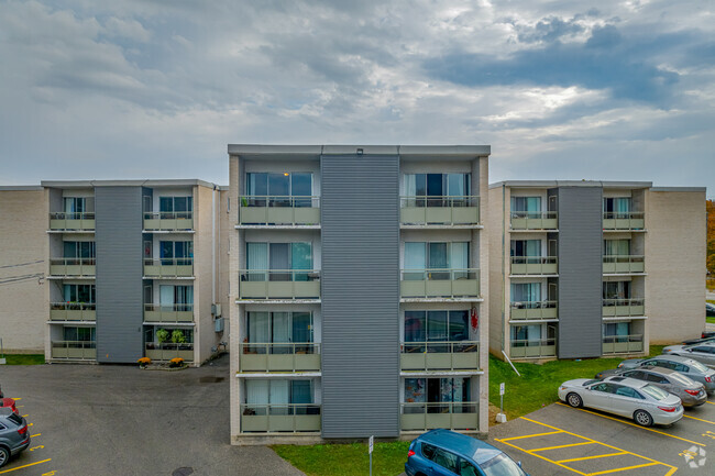 Building Photo - Park Towers