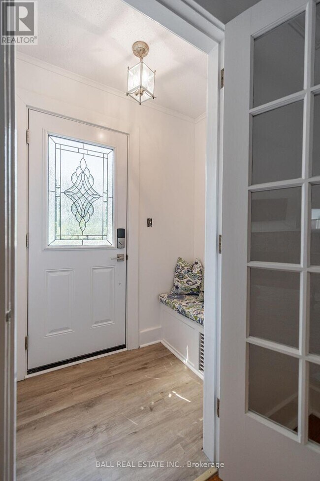 Photo du bâtiment - 74 King St E