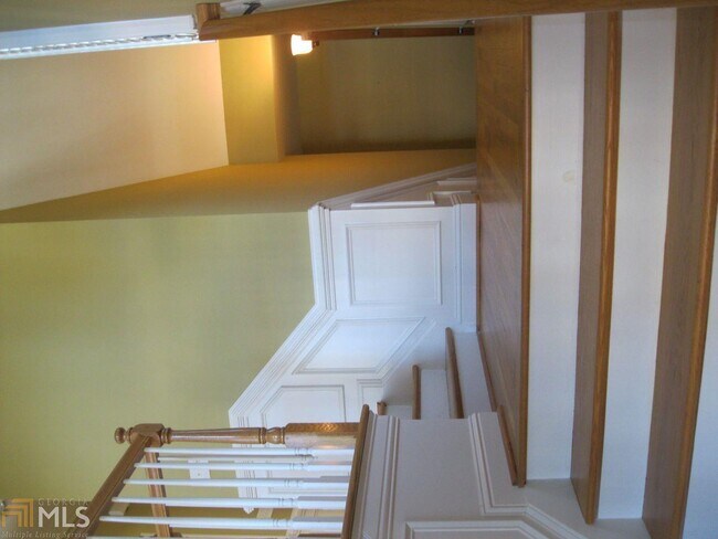 Building Photo - 623 Parkside Village Dr