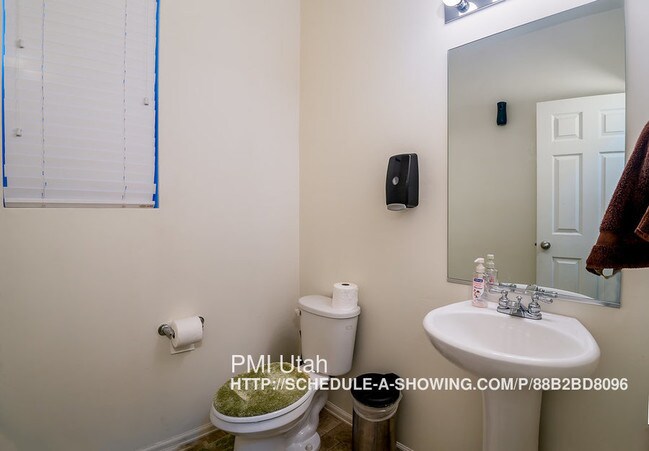 Building Photo - 2117 W 125 S