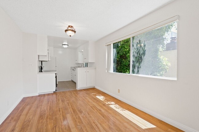 Foto del edificio - 12246 Montana Ave