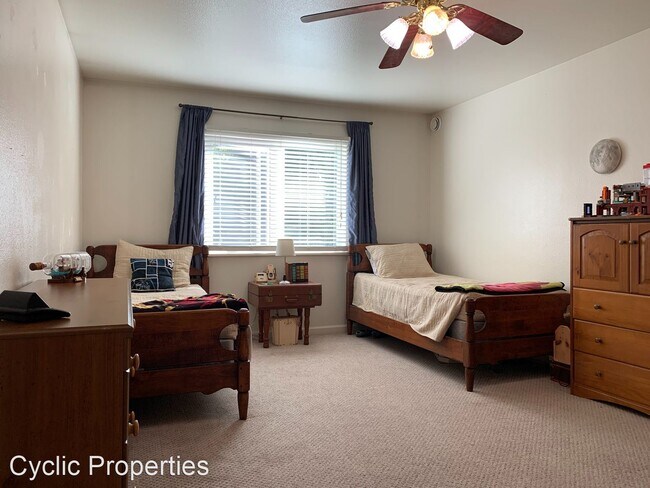 Building Photo - 4 br, 3 bath House - 2330 Long Shadow