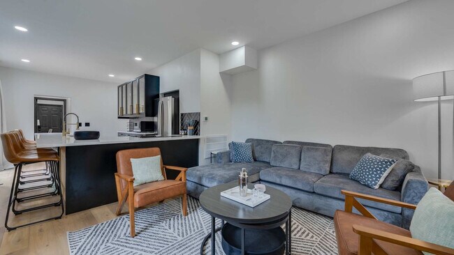 Foto del edificio - 1279 Indianola Ave