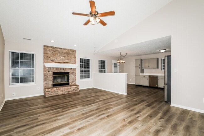 Foto del edificio - 9803 Trail Dr