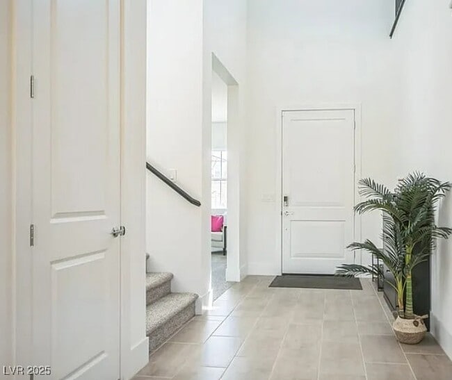 Building Photo - 9031 Coastal Oaks St