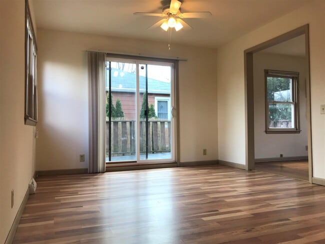 Building Photo - 1305 Temkin Ave
