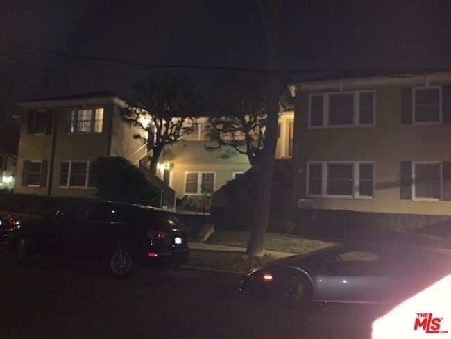 Foto del edificio - 9381 Charleville Blvd