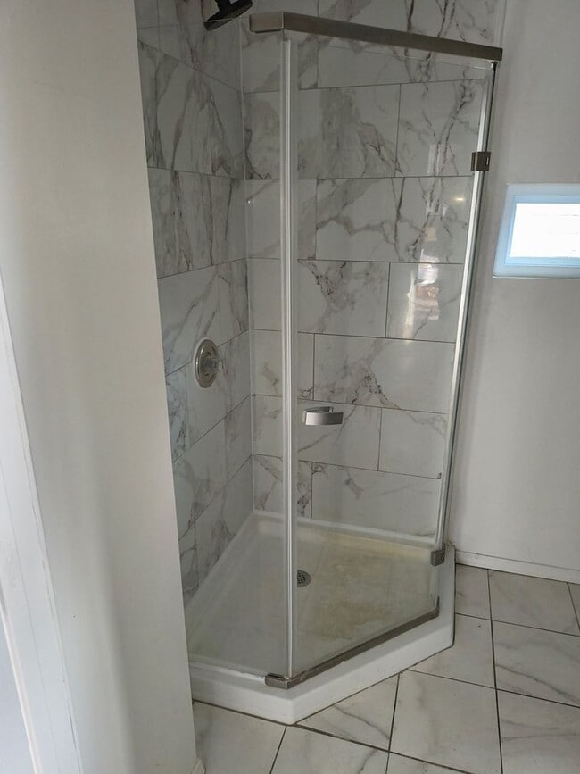 Building Photo - 105 Ave B