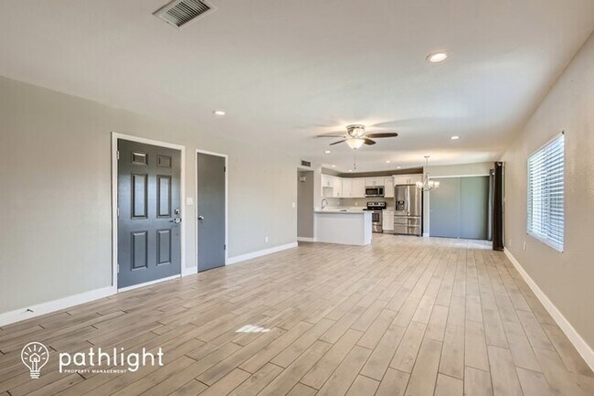 Foto del edificio - 3429 W Mandalay Lane, Phoenix, AZ, 85053