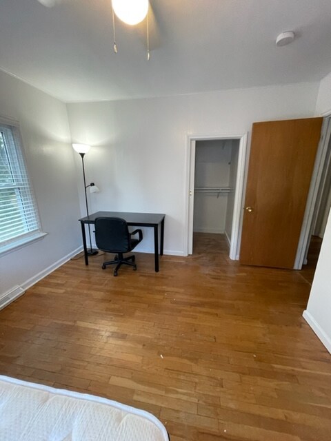 Building Photo - 109 S Elm St