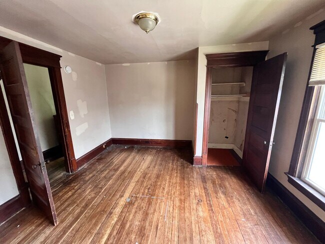 Building Photo - 165 Littleton St