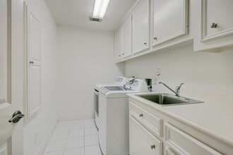 Building Photo - 6303 Pickens St
