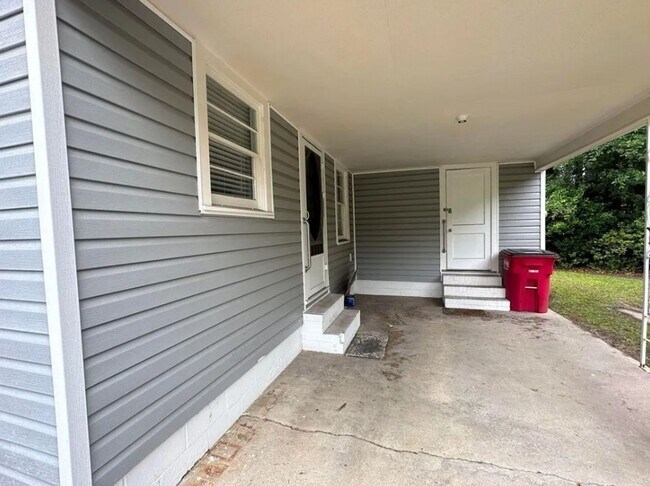 Foto del edificio - 2 Bed/1 Bath House