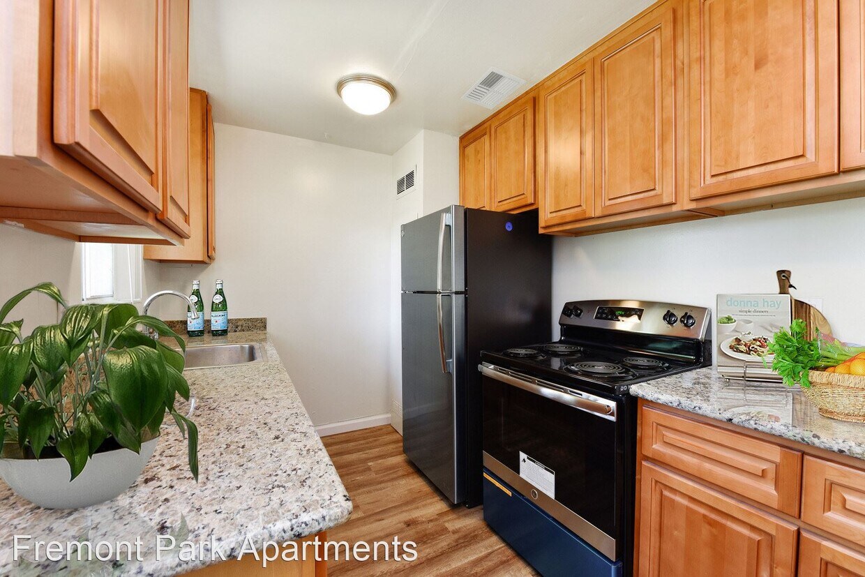 Foto principal - 4737 Thornton Ave