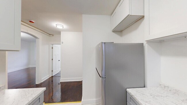 Foto del edificio - 2401 E 75th St