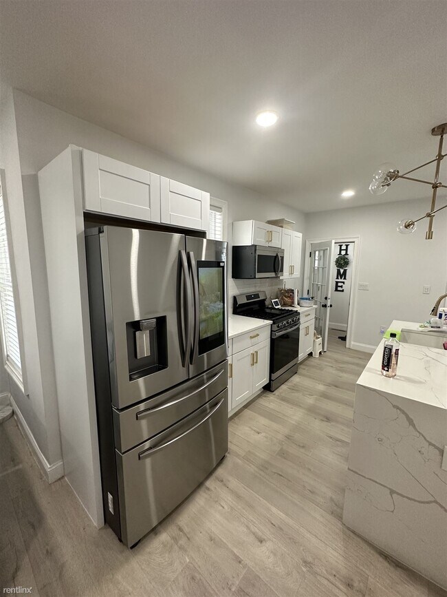 Building Photo - 4 br, 1.5 bath Duplex - 1527 Hyde Park Ave