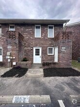Building Photo - 401 Garden Dr