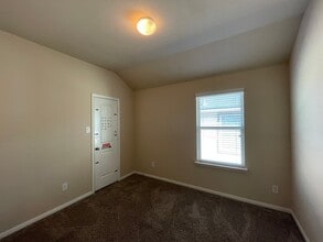 Building Photo - 1826 Bravos Manor Ln