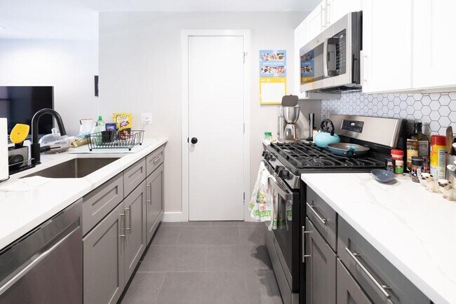 Building Photo - 1 bedroom in Boston MA 02118
