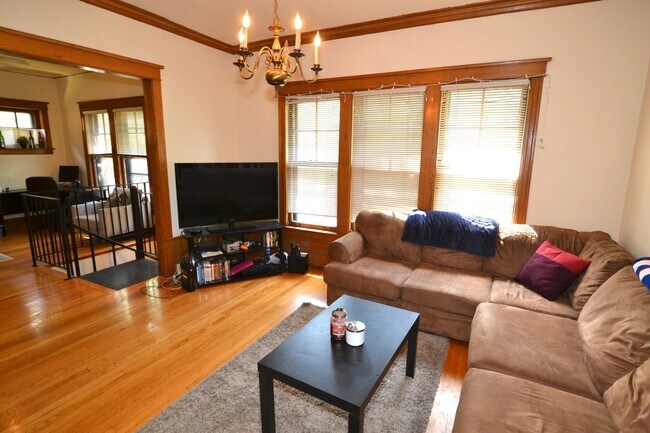 Foto del edificio - 3761 N Lakewood Ave
