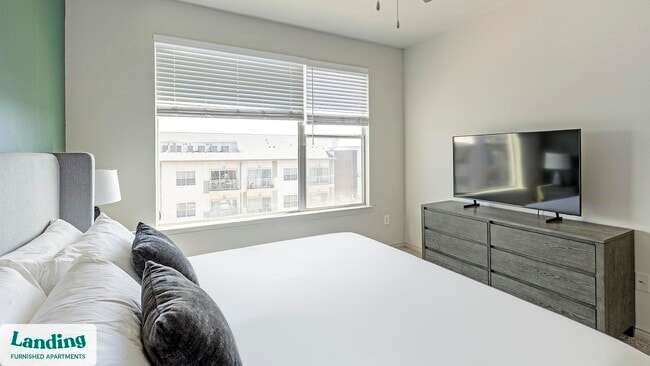 Building Photo - 750 Fort Worth Ave