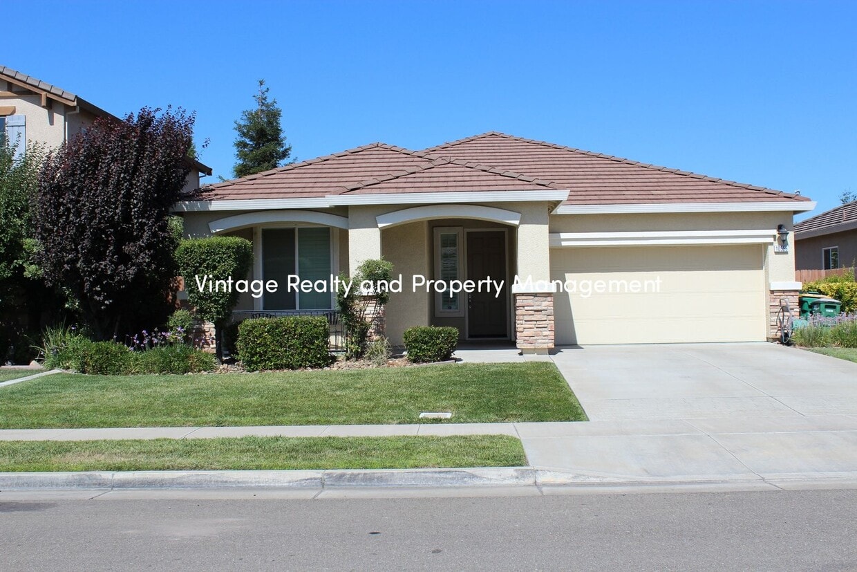 Foto principal - Available Soon! Top Of The Line Single Sto...