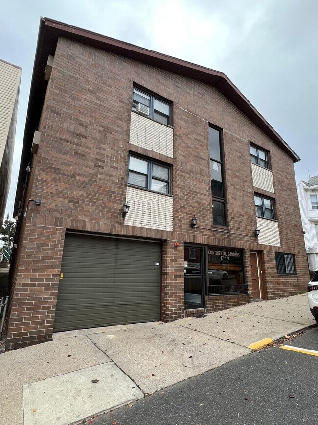 Foto del edificio - 17 68th St