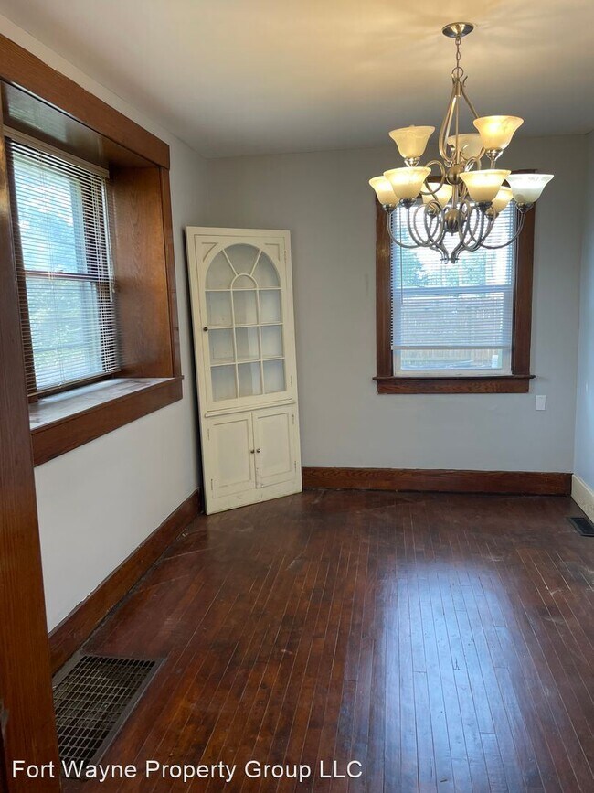 Building Photo - 3 br, 1 bath House - 1722 Maumee Ave