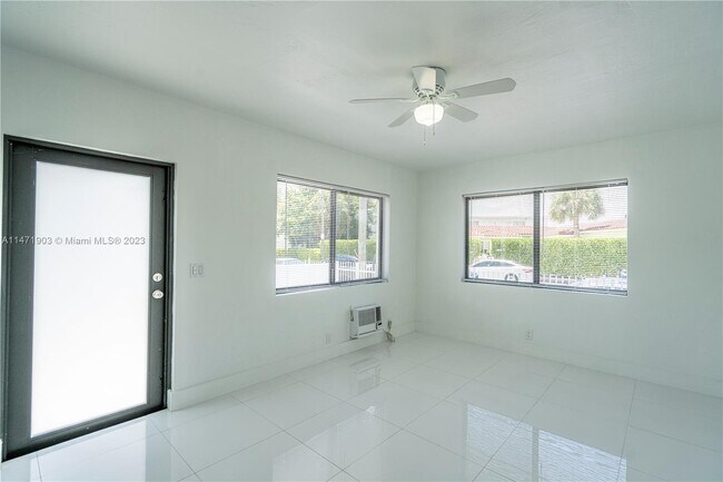 Building Photo - 7935 Crespi Blvd
