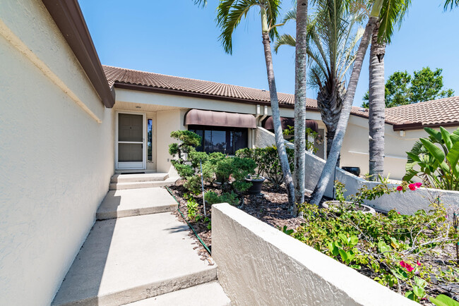 Building Photo - 6001 Forest Villas Cir