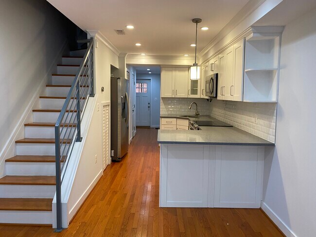 Kitchen - 925 W St NW