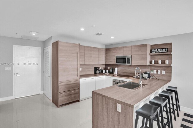Foto del edificio - 400 Sunny Isles Blvd