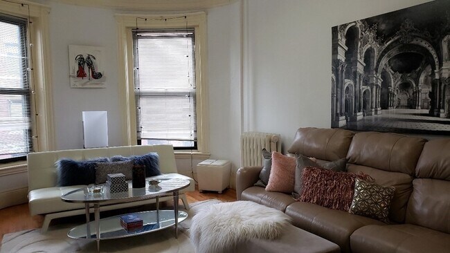 Foto del edificio - 924 Beacon St