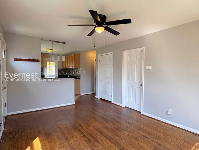 Foto del edificio - 7730 Emerson Rd