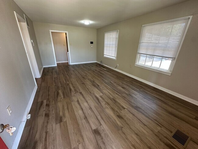 Foto del edificio - 13093 Hwy 64 E