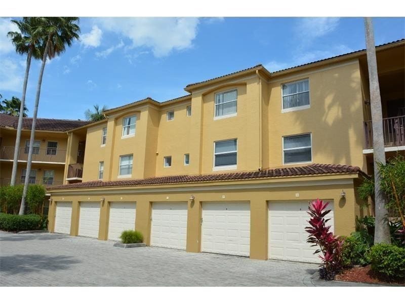 761 N Pine Island Rd Plantation, FL 33324 Alquileres en Plantation