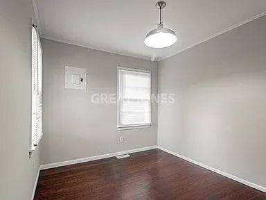 Building Photo - 409 Emma St