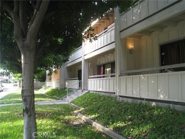 Foto del edificio - 747 Fairview Ave