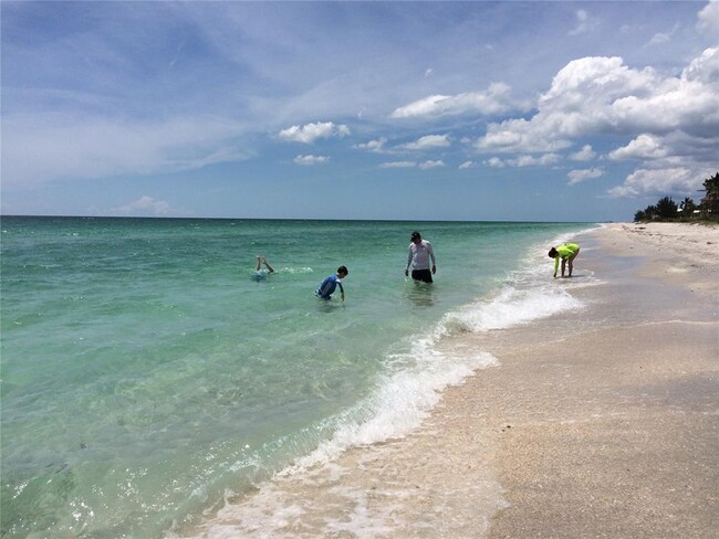 Foto del edificio - 2709 Casey Key Rd