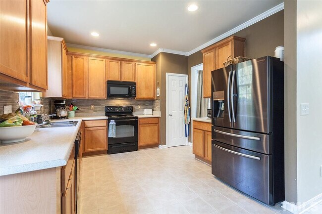 Building Photo - Room in Single Family Home on Autumn Leaf Ln
