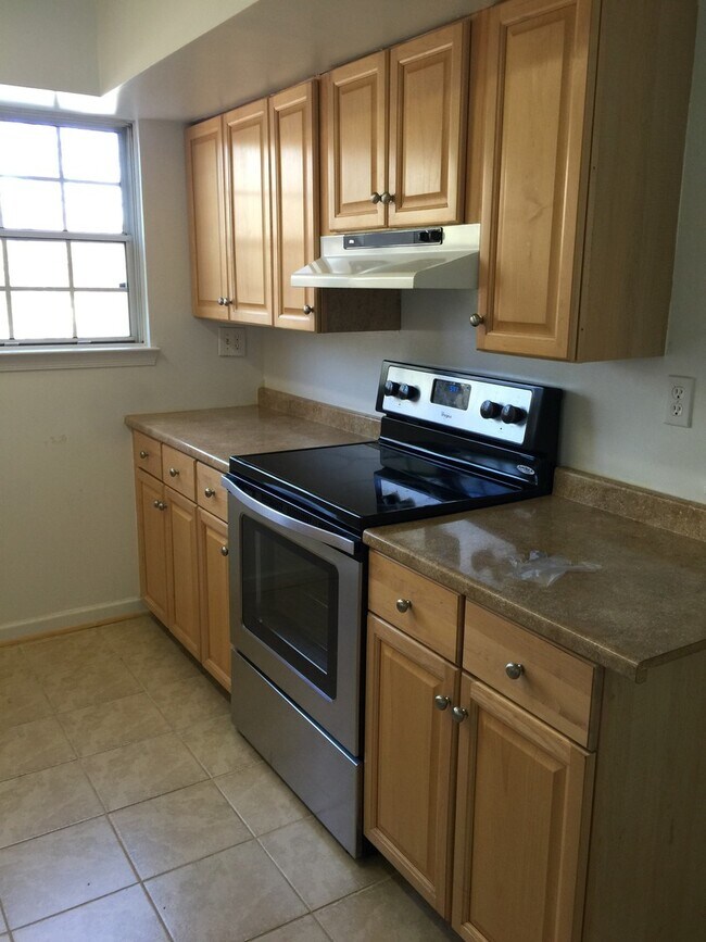 Foto del edificio - 2 bed room for rent  2732 Bordeaux Pl Wood...