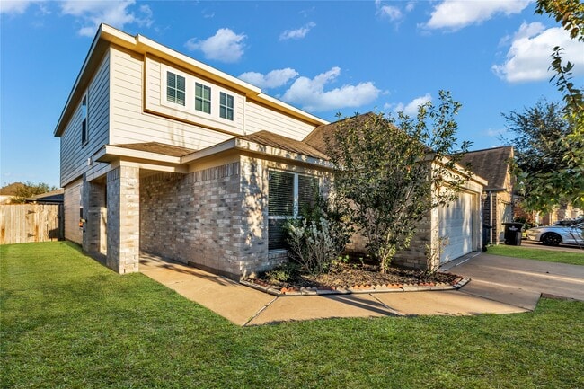 Building Photo - 3050 Thicket Path Way