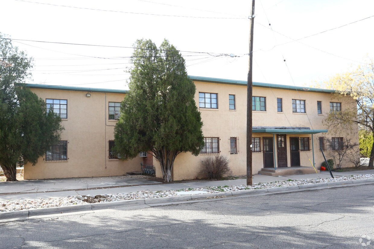 Primary Photo - 1404 Silver Ave SW