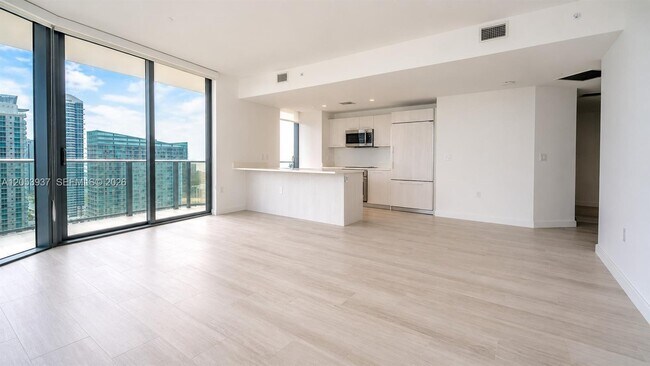 Foto del edificio - 45 SW 9th St
