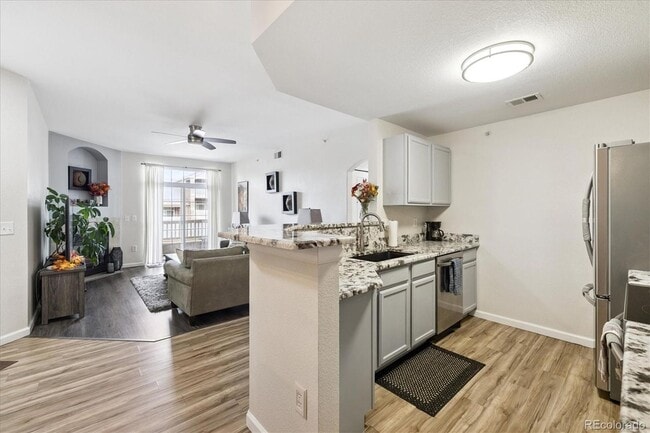 Building Photo - Blackhawk - Englewood