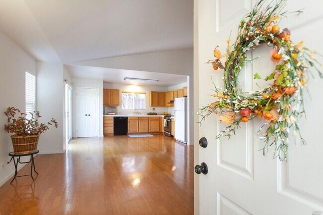 Building Photo - Desirable Windsor 3 bed 2 bath home