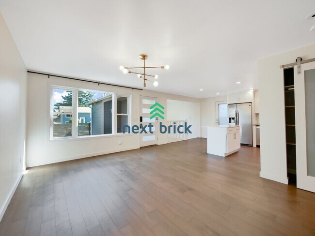 Foto del edificio - 3 Bed 1 Bath Charming Seattle Home is Ready for Rent!