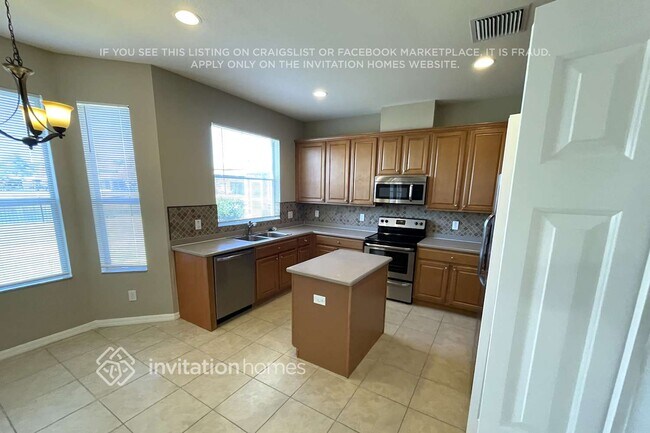 Building Photo - 3947 Stornoway Dr