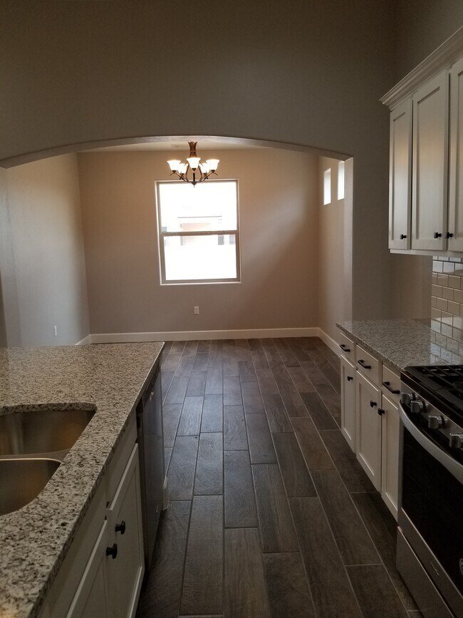 Building Photo - 400 Baler Ln